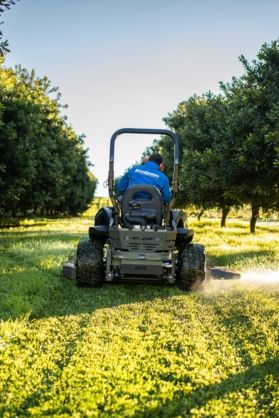 zeroturnmower-back-inuse-orchard-01