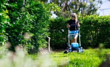 Battery Powered Vs Petrol Lawn Mowers